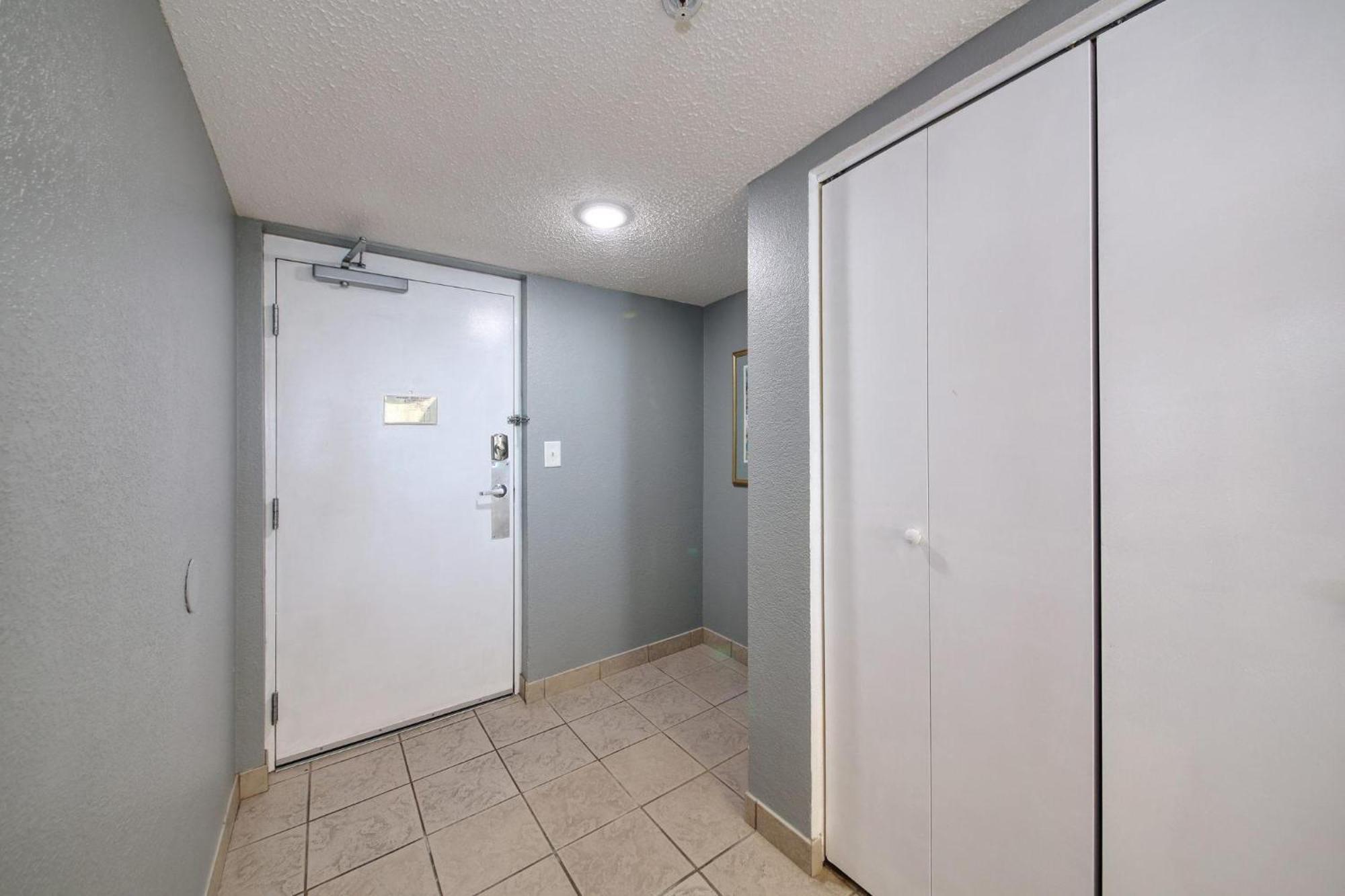 Villa 1604 N Ocean Blvd, 0906 - Ocean Front Sleeps 8 à Myrtle Beach Extérieur photo